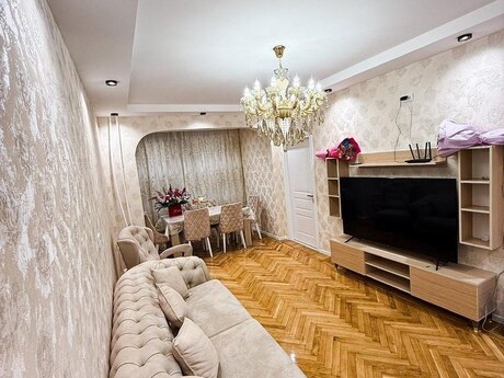 3 otaqlı köhnə tikili - Memar Əcəmi m. - 65 m²
