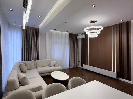 Elan №6021537 - Bakı, Gənclik m., 3 otaqlı, 140 m², 4/17 mərtəbə