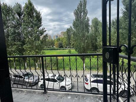 Объявление №6021549 - Баку, м. Низами, 3-комн., 100 м², 2/3 этаж