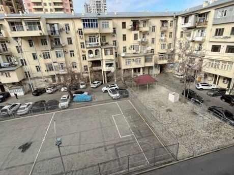 2 otaqlı köhnə tikili - 28 May m. - 60 m²