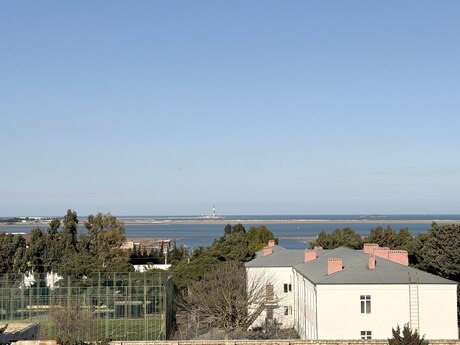 14 otaqlı həyət evi/bağ evi - Qala q. - 750 m²