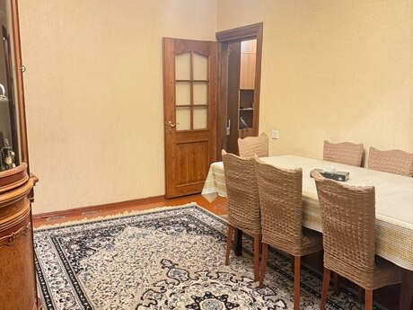 4 otaqlı köhnə tikili - Azadlıq Prospekti m. - 100 m²