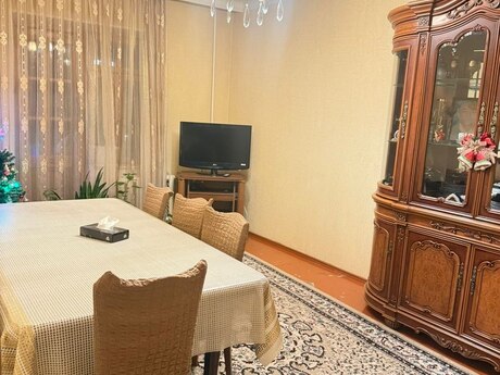 4 otaqlı köhnə tikili - Azadlıq Prospekti m. - 100 m²