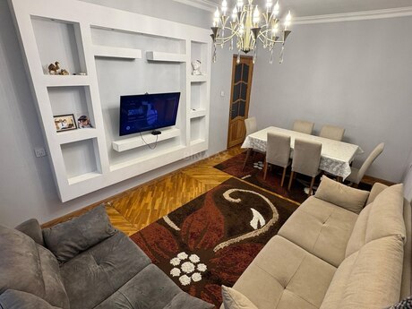 3 otaqlı köhnə tikili - 8-ci mikrorayon q. - 95 m²