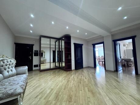 Объявление №6021971 - Баку, м. Шах Исмаил Хатаи, 4-комн., 180 м², 11/18 этаж