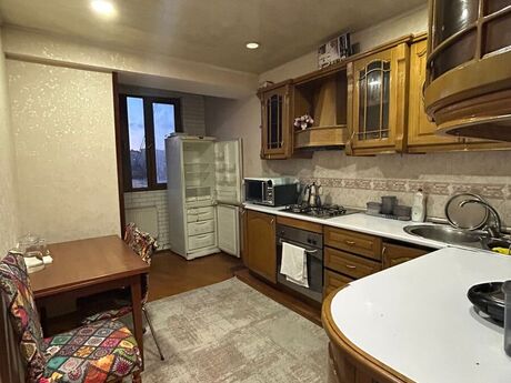 4 otaqlı köhnə tikili - 28 May m. - 120 m²