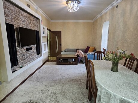 2 otaqlı köhnə tikili - 7-ci mikrorayon q. - 55 m²