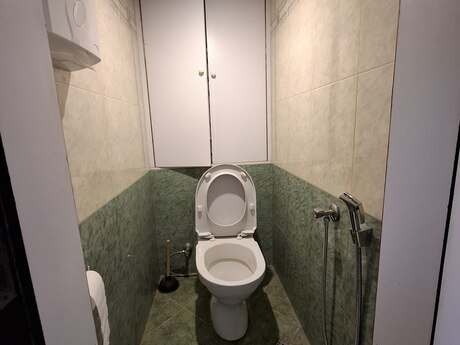 3 otaqlı köhnə tikili - Elmlər Akademiyası m. - 85 m²