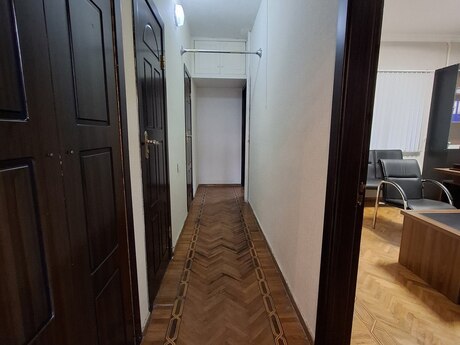 3 otaqlı köhnə tikili - Elmlər Akademiyası m. - 85 m²