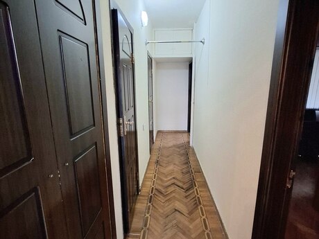 3 otaqlı köhnə tikili - Elmlər Akademiyası m. - 85 m²