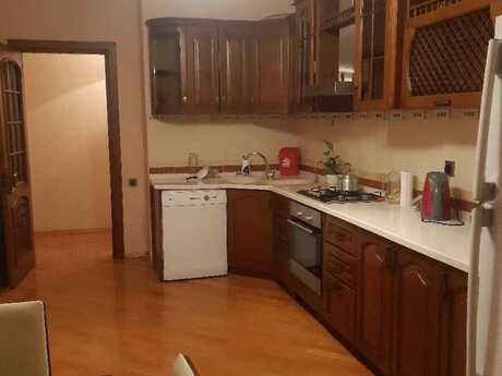 3-комнатная квартира, 130 м², Nizami: 410 000 ₼ 3