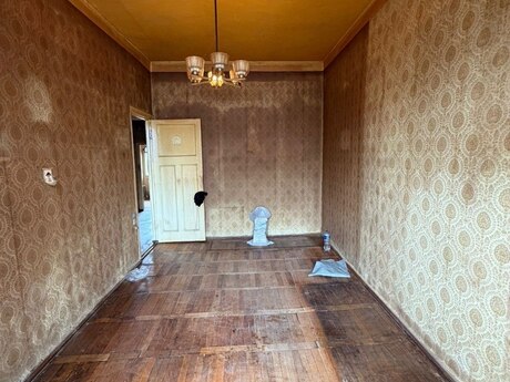 2 otaqlı köhnə tikili - Nəsimi r. - 65 m²