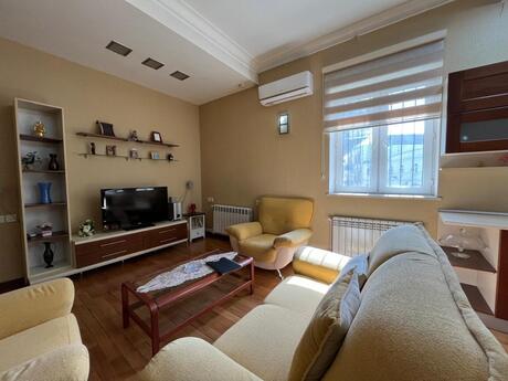 Elan №6022211 - Bakı, İçəri Şəhər m., 2 otaqlı, 70 m², 2/3 mərtəbə