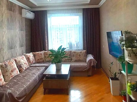 3 otaqlı köhnə tikili - Bakıxanov q. - 80 m²