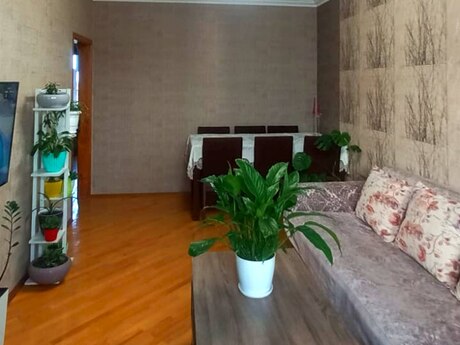 3 otaqlı köhnə tikili - Bakıxanov q. - 80 m²