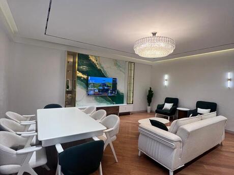 4 otaqlı yeni tikili - 8 Noyabr m. - 145 m²