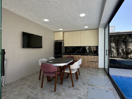 4 otaqlı həyət evi/bağ evi - Mərdəkan q. - 150 m²