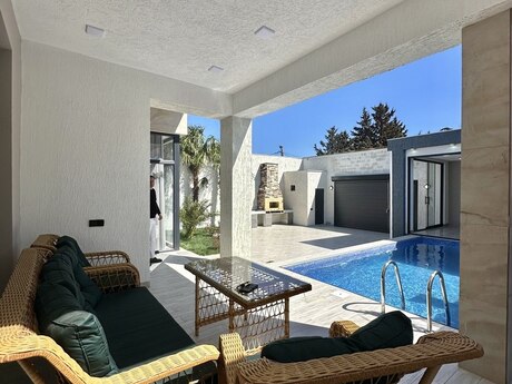 4 otaqlı həyət evi/bağ evi - Mərdəkan q. - 150 m²