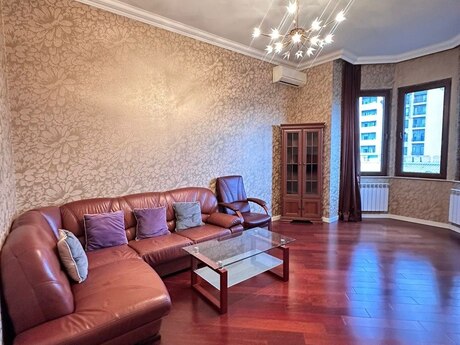 Elan №6010919 - Bakı, Sahil m., 3 otaqlı, 100 m², 5/5 mərtəbə
