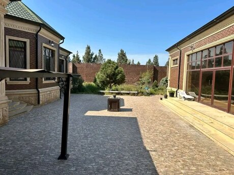 6-комн. дом/дача - пос. Шувеляны - 400 м²