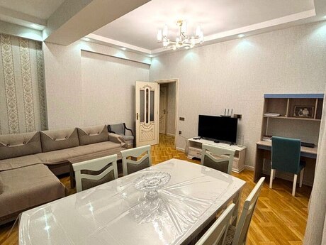 2 otaqlı yeni tikili - İnşaatçılar m. - 80 m²