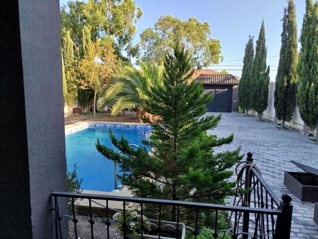5 otaqlı həyət evi/bağ evi - Mərdəkan q. - 220 m²