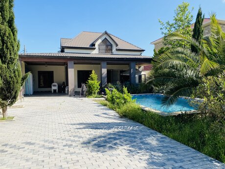 5 otaqlı həyət evi/bağ evi - Mərdəkan q. - 220 m²