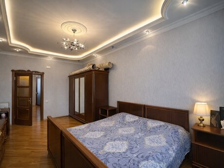 3 otaqlı yeni tikili - İnşaatçılar m. - 142 m²