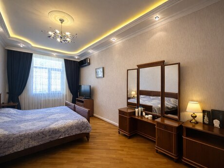 3 otaqlı yeni tikili - İnşaatçılar m. - 142 m²
