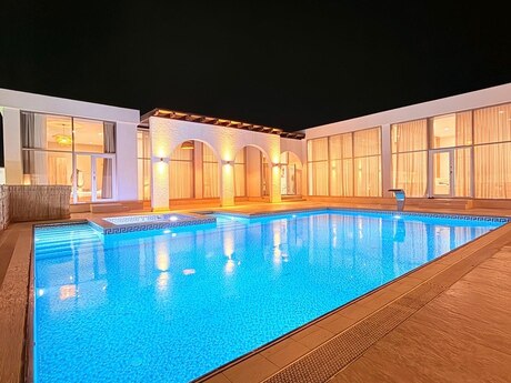 5 otaqlı həyət evi/bağ evi - Mərdəkan q. - 400 m²