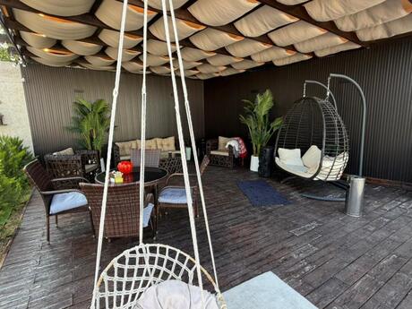 4 otaqlı həyət evi/bağ evi - Şüvəlan q. - 160 m²