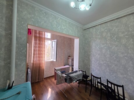 2 otaqlı köhnə tikili - Azadlıq Prospekti m. - 45 m²