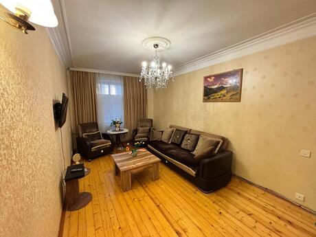 4 otaqlı köhnə tikili - Xətai r. - 96 m²