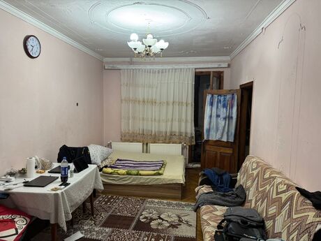 2 otaqlı köhnə tikili - Memar Əcəmi m. - 75 m²