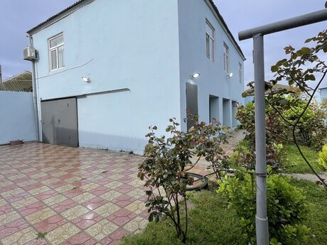 5 otaqlı həyət evi/bağ evi - Hövsan q. - 180 m²