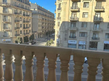 Elan №6022120 - Bakı, Ağ şəhər q., 1 otaqlı, 143 m²