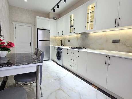 Kirayə 2 otaqlı mənzil, 98 m², 8 Noyabr: 699 ₼/ay 3