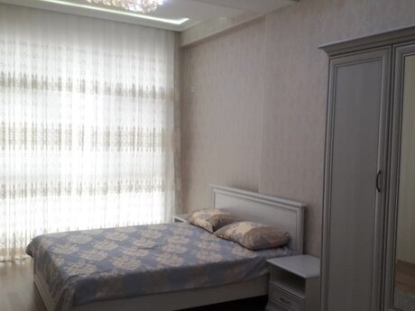 Elan №6023672 - Bakı, 28 May m., 2 otaqlı, 110 m², 8/18 mərtəbə