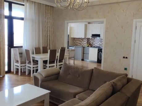 Elan №6023668 - Bakı, 28 May m., 3 otaqlı, 123 m², 19/21 mərtəbə
