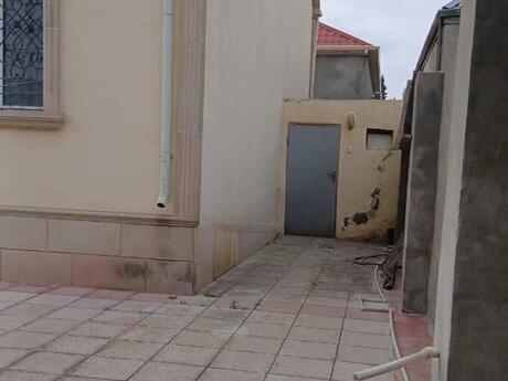 4 otaqlı həyət evi/bağ evi - Şüvəlan q. - 160 m²