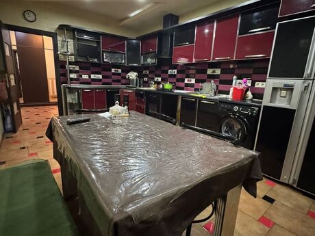 4 otaqlı yeni tikili - Şah İsmayıl Xətai m. - 187 m²