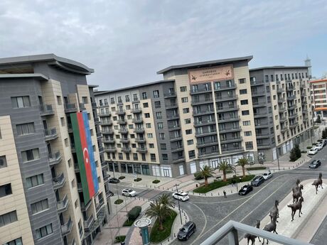 4 otaqlı yeni tikili - Ağ şəhər q. - 160 m²
