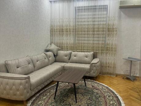 Elan №6023709 - Bakı, Sahil m., 2 otaqlı, 62 m², 3/5 mərtəbə