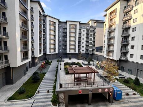 4 otaqlı yeni tikili - Ağ şəhər q. - 146 m²