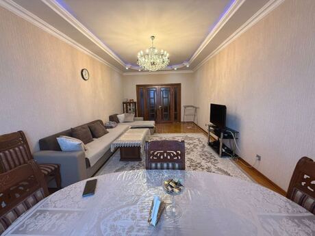 4 otaqlı yeni tikili - 28 May m. - 145 m²