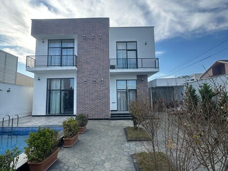 5 otaqlı həyət evi/bağ evi - Mərdəkan q. - 300 m²