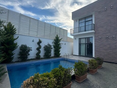 5 otaqlı həyət evi/bağ evi - Mərdəkan q. - 300 m²