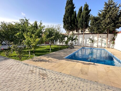5 otaqlı həyət evi/bağ evi - Şüvəlan q. - 500 m²