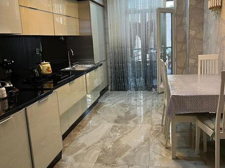 4-комн. новостройка - м. Гянджлик - 160 м²