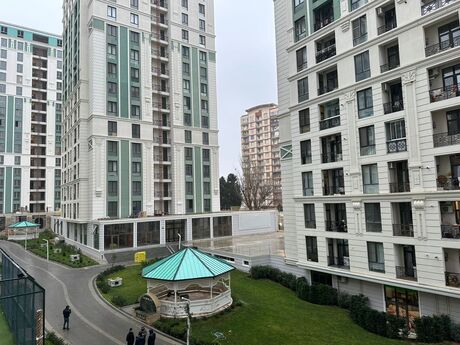4 otaqlı yeni tikili - Gənclik m. - 219.6 m²